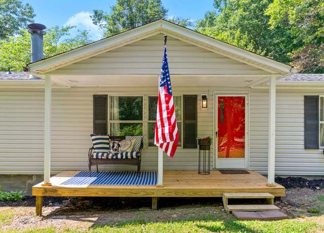 Property at 117 Spindle Rd, Dickson, TN 37055, 3 beds, 2 baths