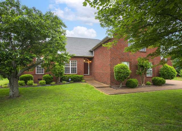 Property at 109 Strathmore Way, Hendersonville, TN 37075, 3 beds, 2 baths
