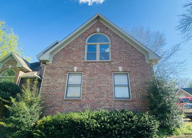 Property at 501 S Lakeridge Pl, Nashville, TN 37214, 4 beds, 3 baths