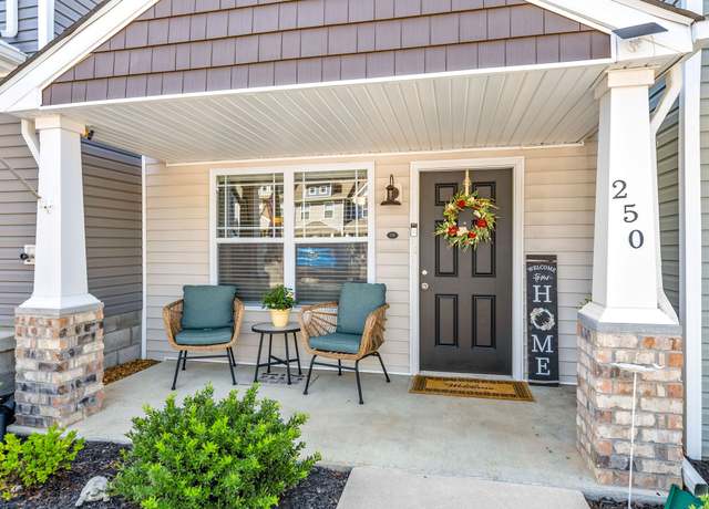 Property at 250 Woodland Valley Ln, Clarksville, TN 37040, 2 beds, 2.5 baths