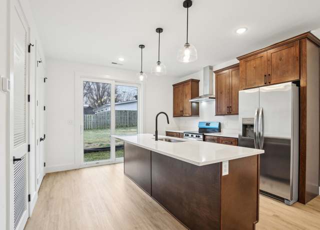 Property at 912 Smiley St, Nashville, TN 37206, 3 beds, 2.5 baths