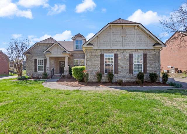 Property at 1065 Avery Trace Cir, Hendersonville, TN 37075, 3 beds, 2 baths