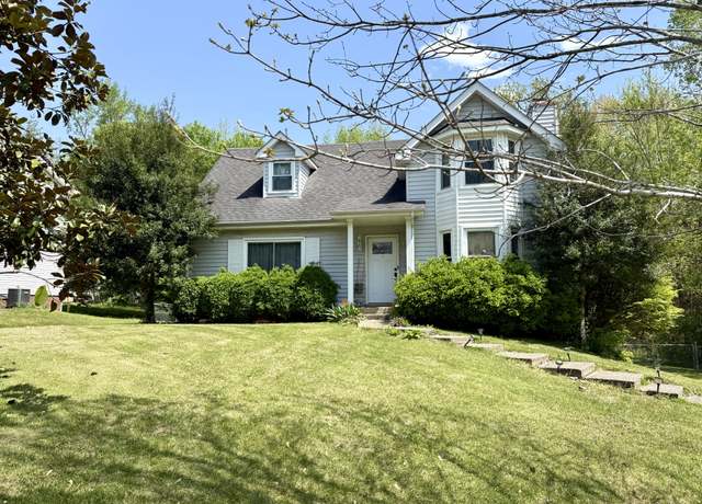 Property at 1307 Sun Valley Rd, Clarksville, TN 37040, 3 beds, 2.5 baths