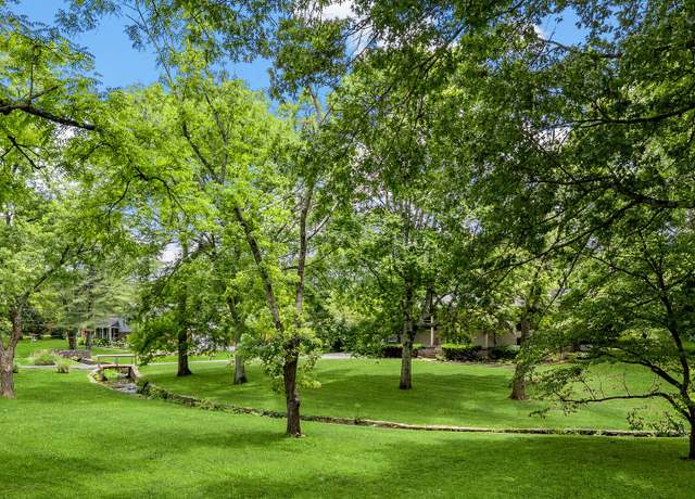 Property at 2807 Windemere Dr, Nashville, TN 37214, 4 beds, 2 baths