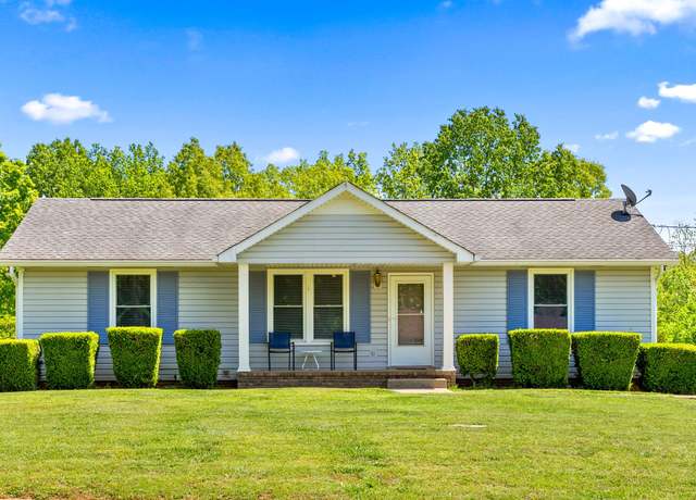 Property at 757 Acorn Dr, Clarksville, TN 37043, 3 beds, 2 baths