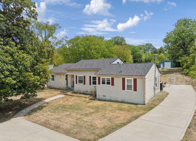 Property at 1011 Cornersville Rd, Lewisburg, TN 37091, 3 beds, 1.5 baths