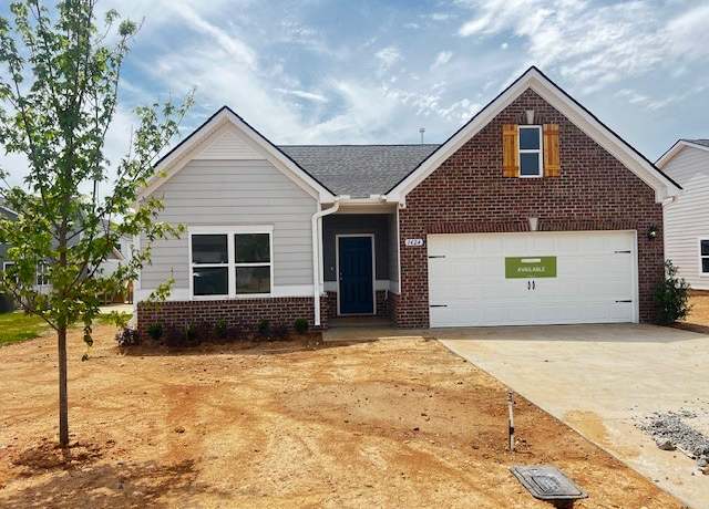 Property at 1424 English Oak Dr, Clarksville, TN 37043, 3 beds, 2 baths