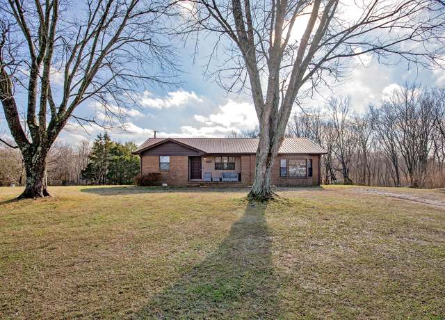 Property at 4169 Bledsoe St, Westmoreland, TN 37186, 3 beds, 2 baths
