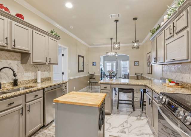 Property at 1040 Charlie Daniels Pkwy #126, Mount Juliet, TN 37122, 2 beds, 2 baths