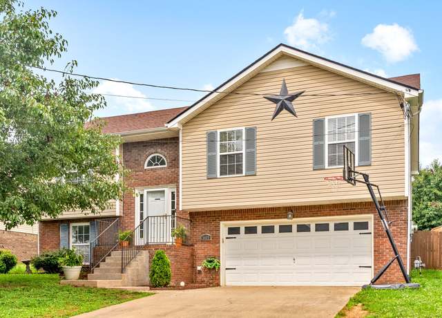 Property at 3402 Queensbury Rd, Clarksville, TN 37042, 4 beds, 3 baths