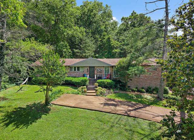 Property at 6555 Brownlee Dr, Nashville, TN 37205, 4 beds, 2 baths