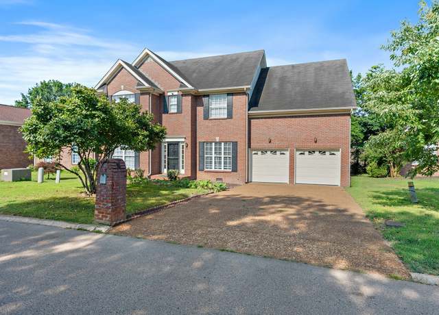 Property at 817 Cedar Crest Dr, Nashville, TN 37209, 4 beds, 2.5 baths