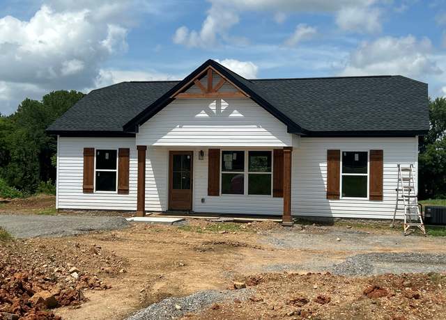 Property at 1057 Landing Ln, Adams, TN 37010, 3 beds, 2 baths