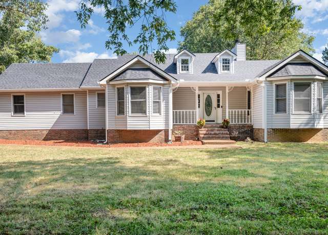 Property at 1208 Hartsfield Dr, Columbia, TN 38401, 3 beds, 2 baths