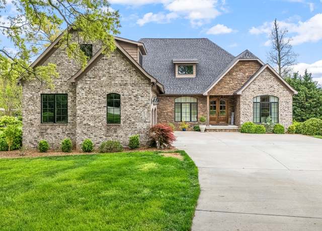 Property at 1001 Williams St, Decherd, TN 37324, 3 beds, 3.5 baths