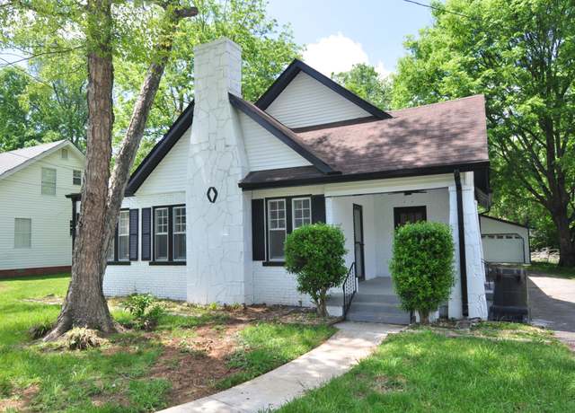 Property at 212 1st Ave, Murfreesboro, TN 37130, 3 beds, 3 baths