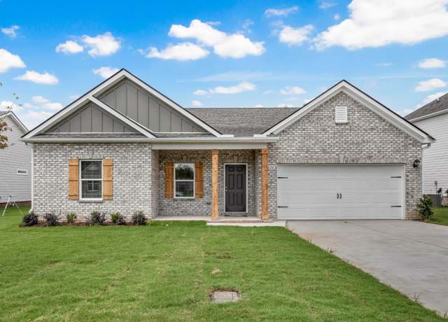 Property at 1420 English Oak Dr, Clarksville, TN 37043, 3 beds, 2 baths