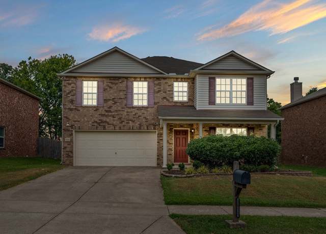 Property at 1052 Gannett Rd, Hendersonville, TN 37075, 3 beds, 2.5 baths