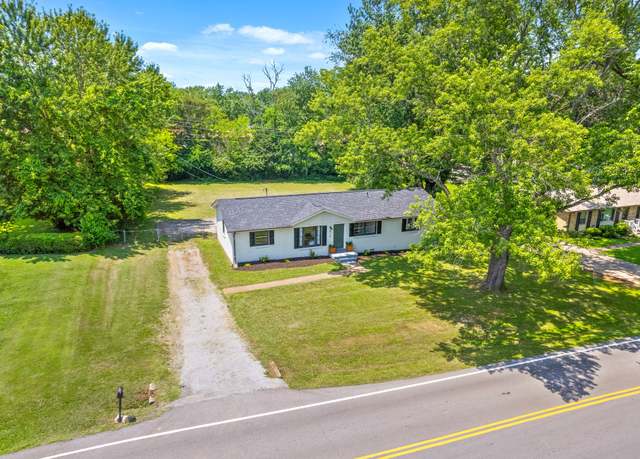 Property at 415 Jordan Rd, Clarksville, TN 37042, 3 beds, 2 baths