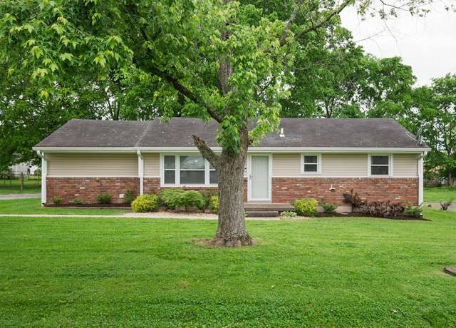 Property at 131 Mcdavid St, Gallatin, TN 37066, 3 beds, 2 baths