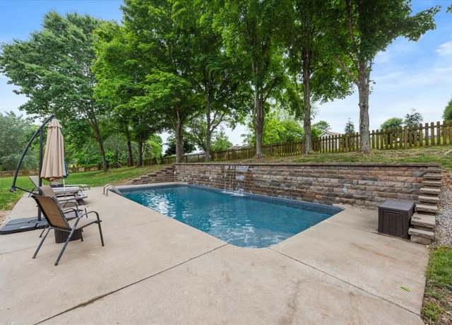 Property at 517 Pond Apple Rd, Clarksville, TN 37043, 3 beds, 2.5 baths