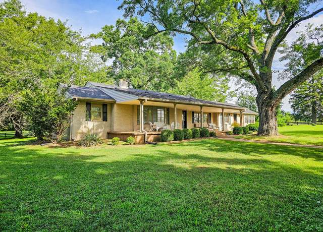 Property at 4623 Lebanon Rd, Murfreesboro, TN 37129, 3 beds, 2 baths