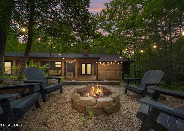 Property at 515 Johnson Ln, Gatlinburg, TN 37738, 4 beds, 3 baths