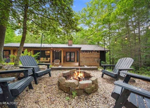 Property at 515 Johnson Ln, Gatlinburg, TN 37738, 4 beds, 3 baths