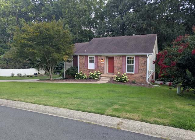 Property at 2190 Ladd Dr, Clarksville, TN 37043, 3 beds, 2 baths