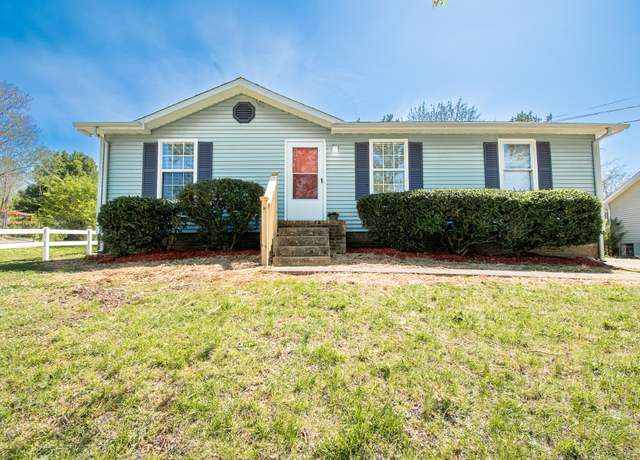 Property at 212 Mark Spitz Dr, Clarksville, TN 37042, 3 beds, 1.5 baths
