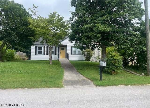 Property at 625 Unaka St, Harriman, TN 37748, 2 beds, 2 baths