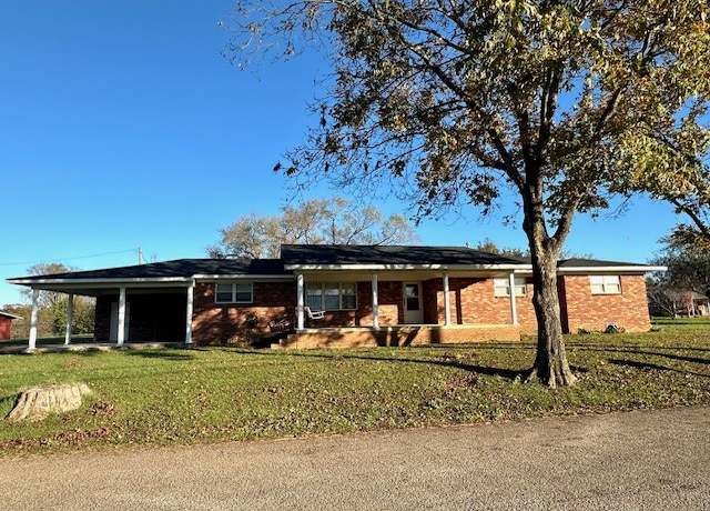 Property at 223 Forrest Ave, Clifton, TN 38425, 3 beds, 1 bath
