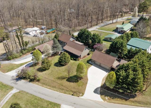Property at 338 Lindsey Mill Cir, Rocky Top, TN 37769, 2 beds, 3 baths