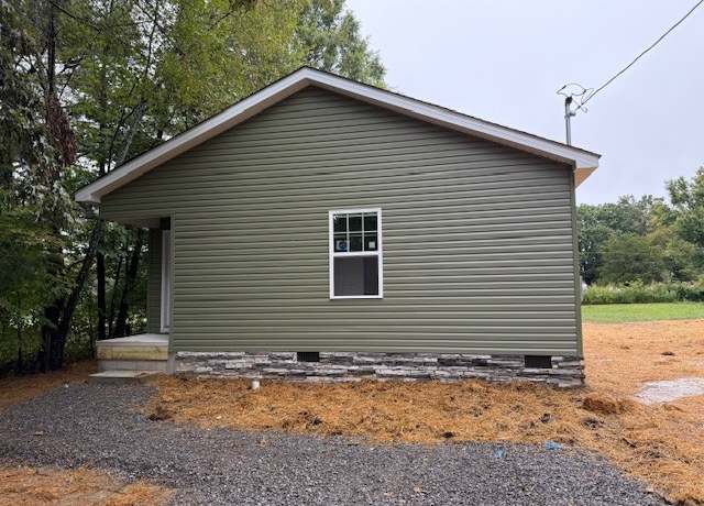 Property at 125 Freeman St, Tullahoma, TN 37388, 3 beds, 2 baths
