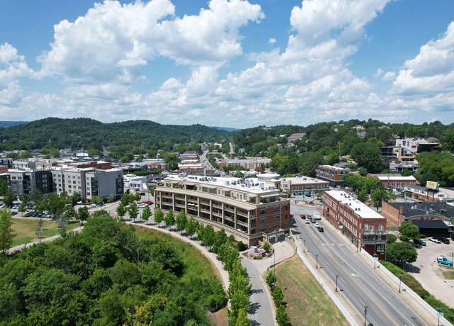 Property at 4 Cherokee Blvd, Chattanooga, TN 37405, 3 beds, 3 baths