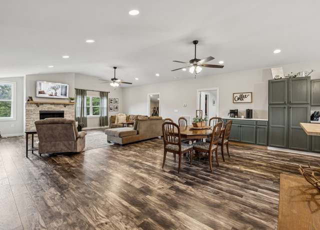 Property at 13 Grisham Hollow Ln, Elmwood, TN 38560, 2 beds, 2 baths