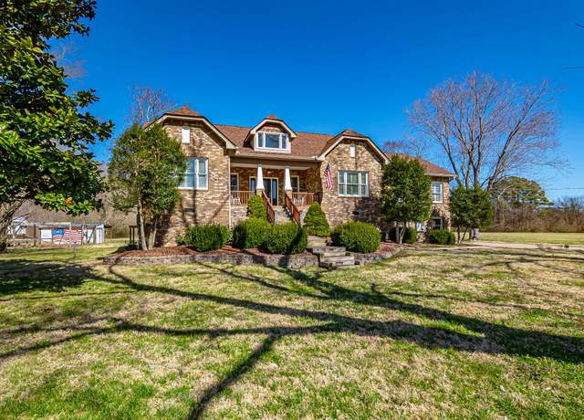 Property at 5125 Old Harding Rd, Franklin, TN 37064, 3 beds, 2.5 baths