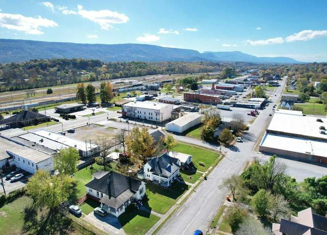 Property at 523 Ohio Ave, Etowah, TN 37331, 4 beds, 3.5 baths