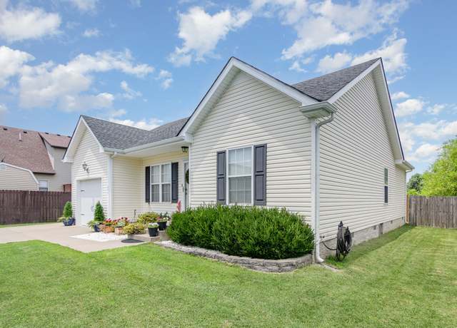 Property at 693 Sly Fox Dr, Clarksville, TN 37040, 3 beds, 2 baths