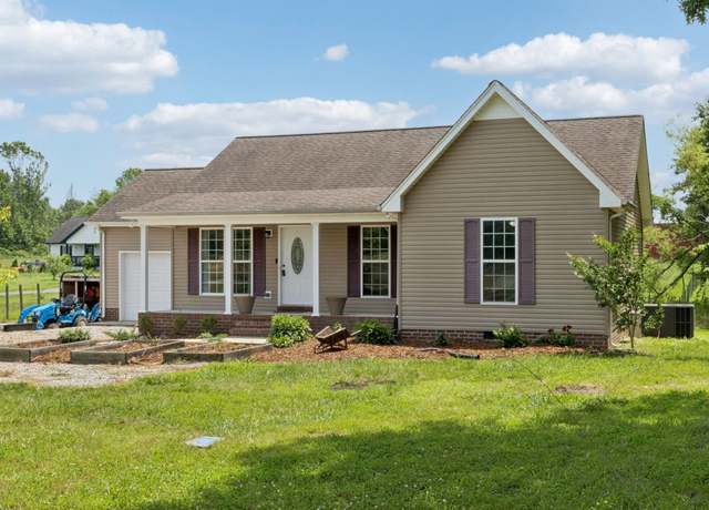 Property at 1809 Mosley Ferry Rd, Chapmansboro, TN 37035, 3 beds, 2 baths