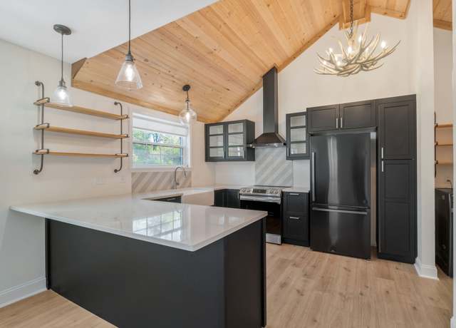 Property at 3619 Valley Vista Rd, Nashville, TN 37205, 3 beds, 1.5 baths