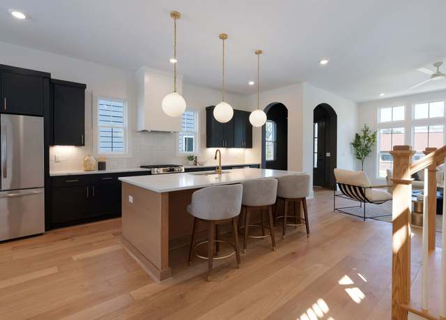 Property at 299 Oriel Ave, Nashville, TN 37210, 4 beds, 3 baths