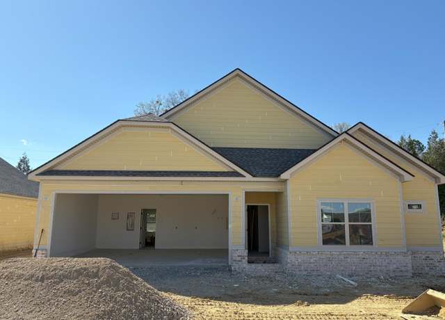Property at 221 Willow Grove Ct, Ringgold, GA 30736, 3 beds, 2.5 baths