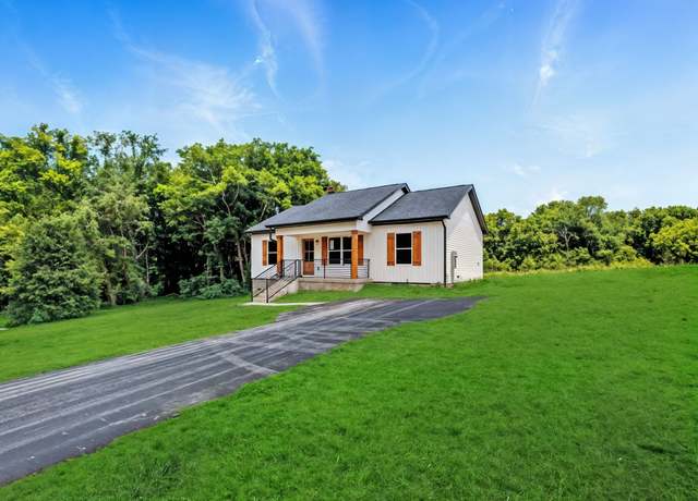 Property at 1097 Landing Ln, Adams, TN 37010, 3 beds, 2 baths