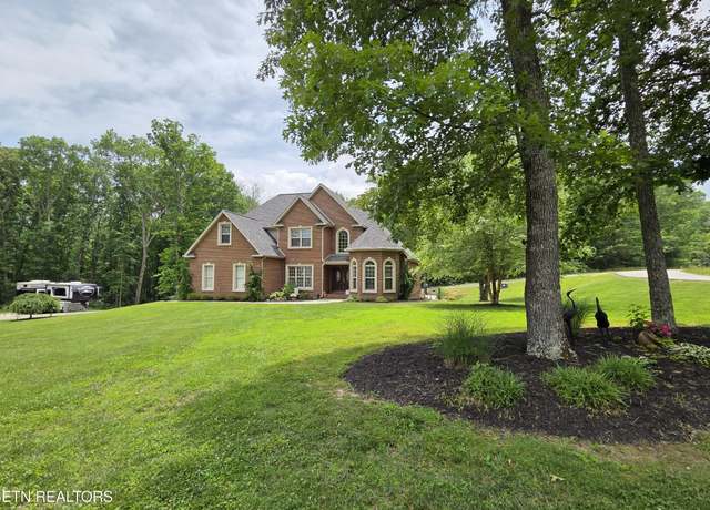 Property at 36 Lake Ct, Crossville, TN 38555, 3 beds, 3 baths