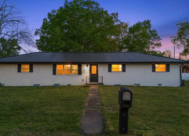 Property at 38 Phillips Dr, Fort Oglethorpe, GA 30742, 3 beds, 2 baths