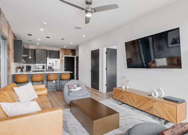 Property at 303 31st Ave N #512, Nashville, TN 37203, 2 beds, 2 baths