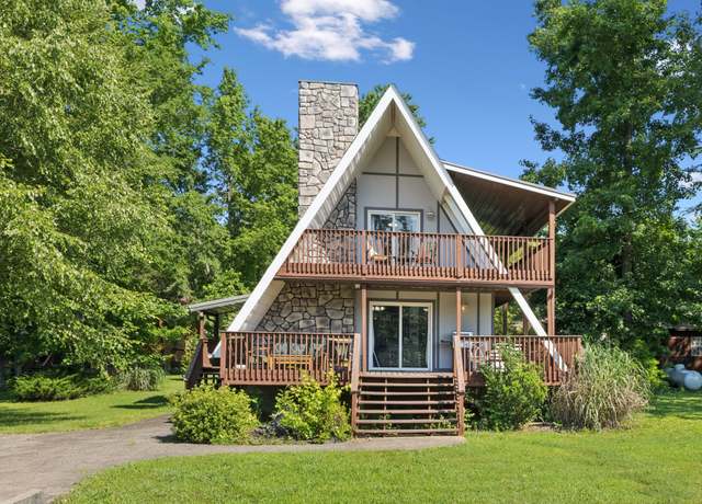 Property at 117 Sparrow Ln, Dover, TN 37058, 3 beds, 2 baths