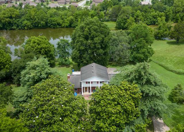 Property at 35 Prowell Lake Rd, Lebanon, TN 37087, 3 beds, 2.5 baths