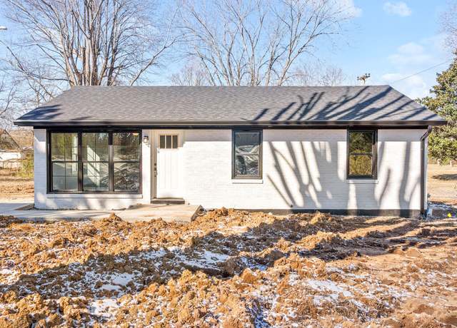 Property at 1612 Mohawk Trl, Hopkinsville, KY 42240, 3 beds, 1 bath